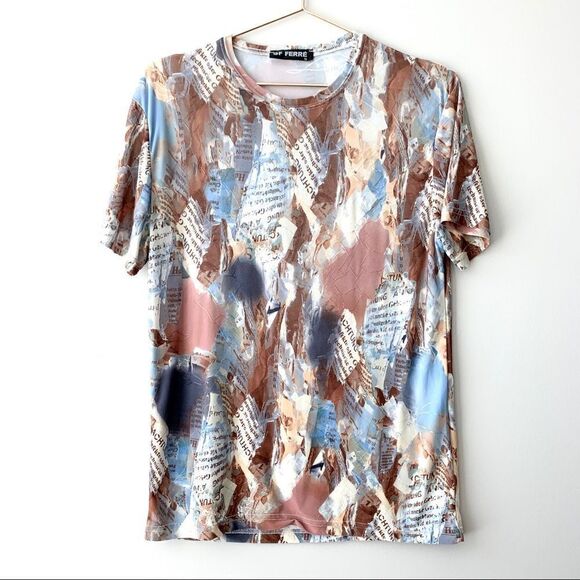 GF Ferre Blue Brown Abstract Print Newspaper Words Short Sleeve Tee - Picture 1 of 8